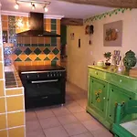 לינה וארוחת בוקר Chez Catherine רוקברון-סור-ארז'נס