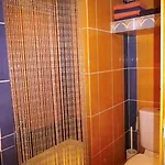לינה וארוחת בוקר Chez Catherine