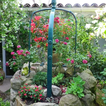 Chez Catherine Bed & Breakfast 3*